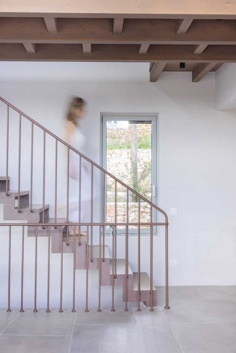 Πέτρινη βίλα, Παξοί